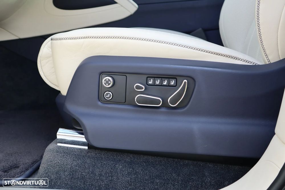 Bentley Bentayga V8 Azure - 26
