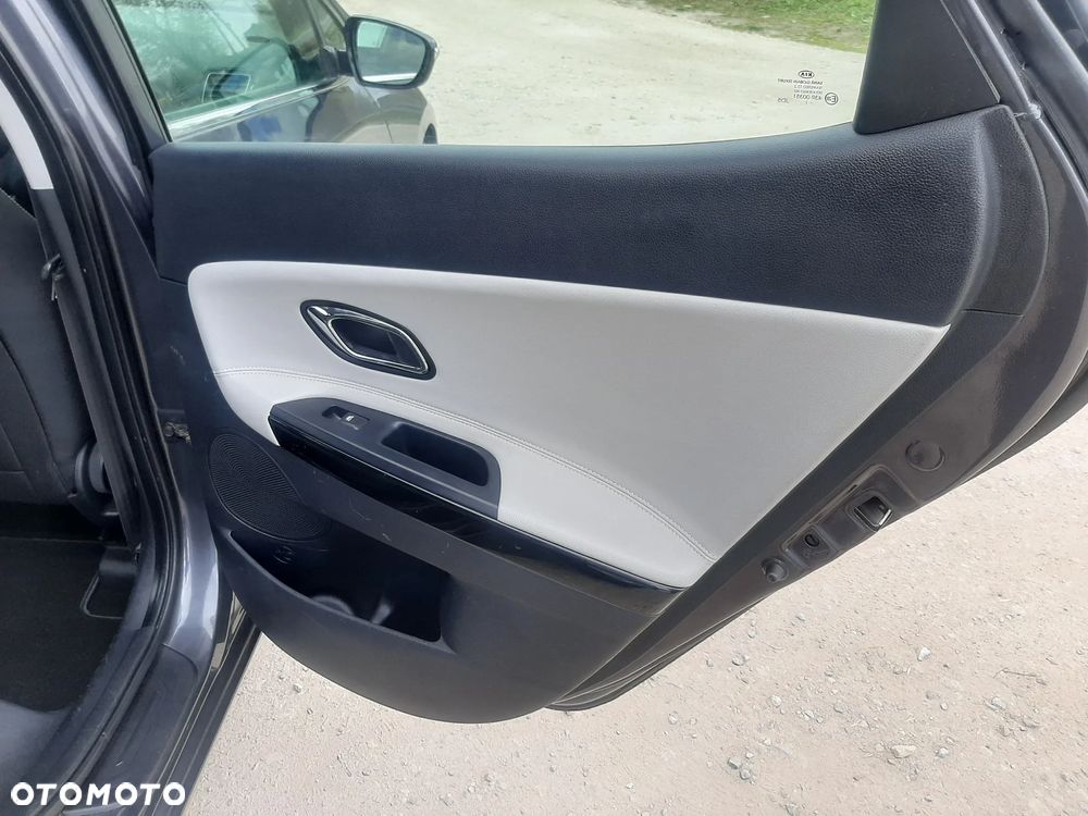 Kia Ceed 1.6 GDI Platinum Edition - 29