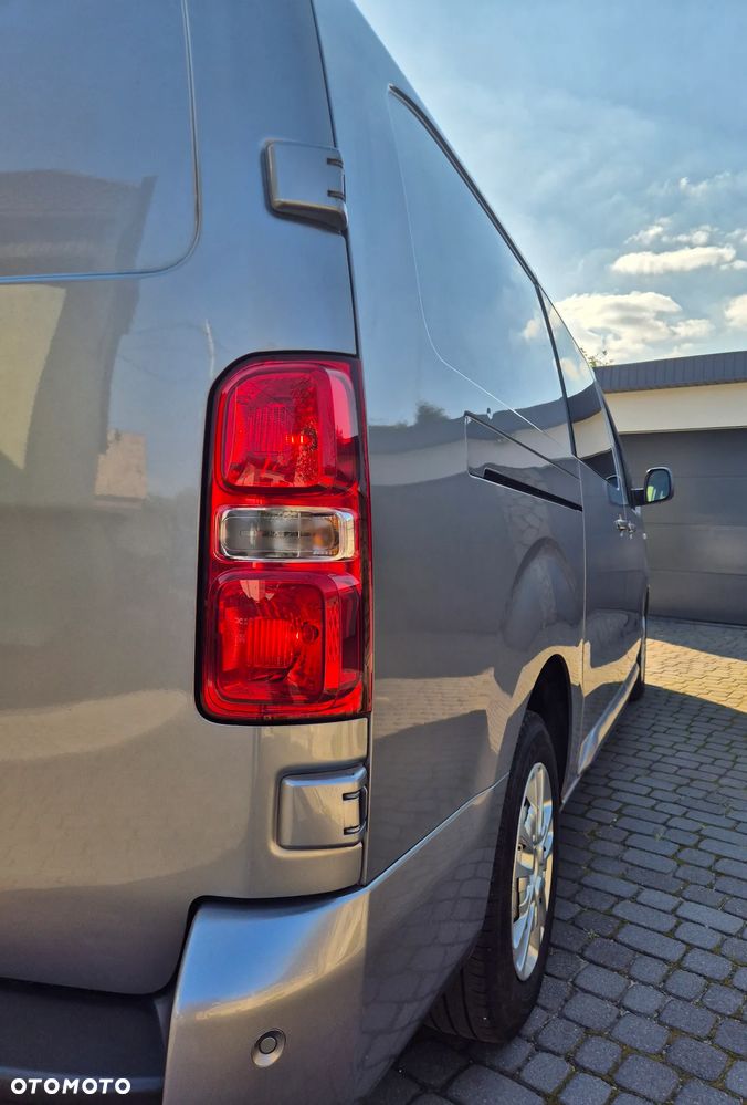 Opel VIVARO 6 OSOBOWY 2.0 LONG SALON PL BEZWYPADKOWY KLIMATYZACJA SERWIS ASO PO SERWISIE FV23% BRYGADOWY BRYGADÓWKA DOKA TRAFIC - 23