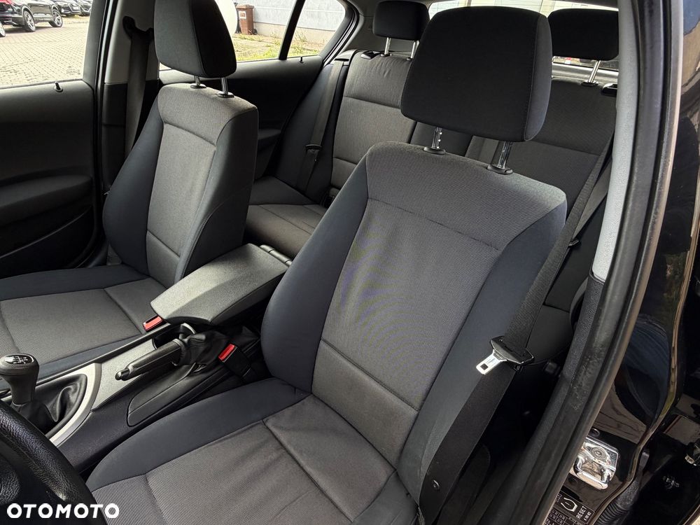 BMW Seria 1 - 27