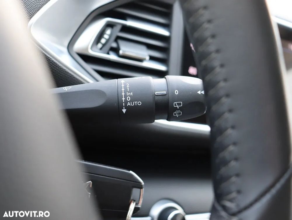 Peugeot 308 1.2 L PureTech Turbo S&S Active - 14