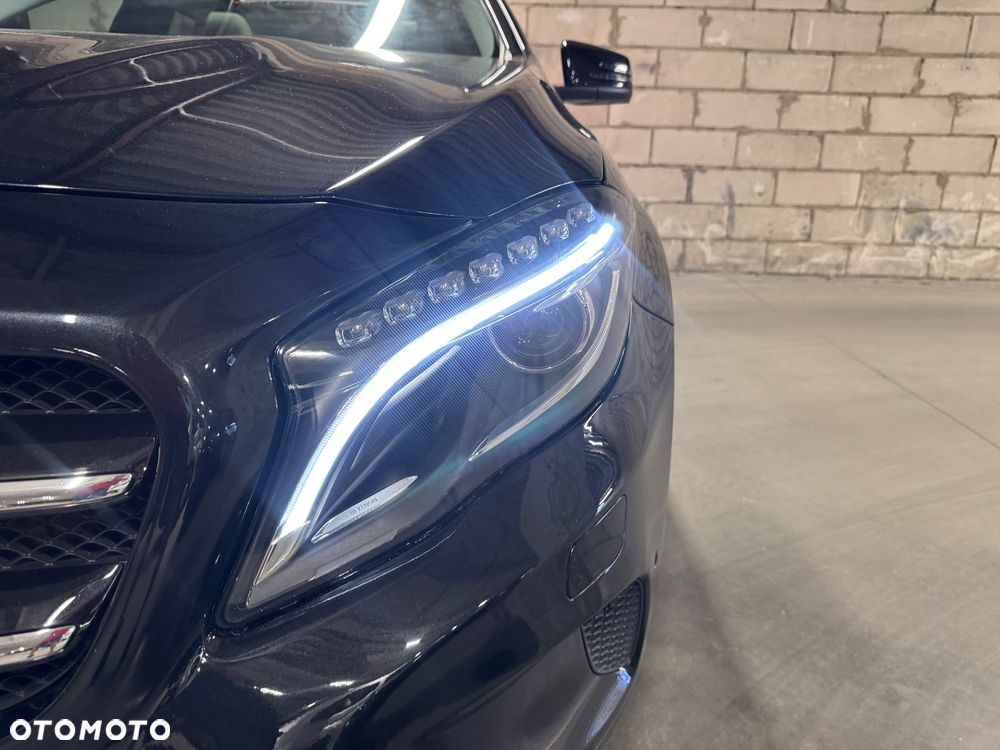 Mercedes-Benz GLA 250 4Matic 7G-DCT AMG Line - 17