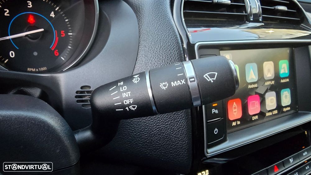 Jaguar XE 2.0 D R-Sport - 17