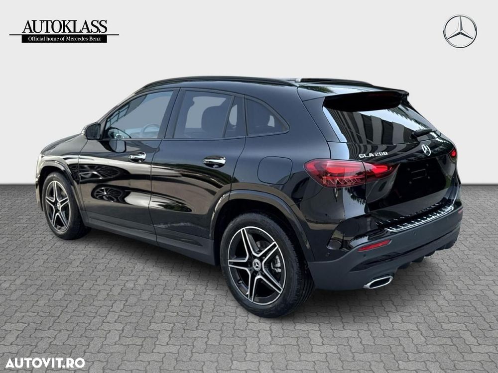 Mercedes-Benz GLA - 4