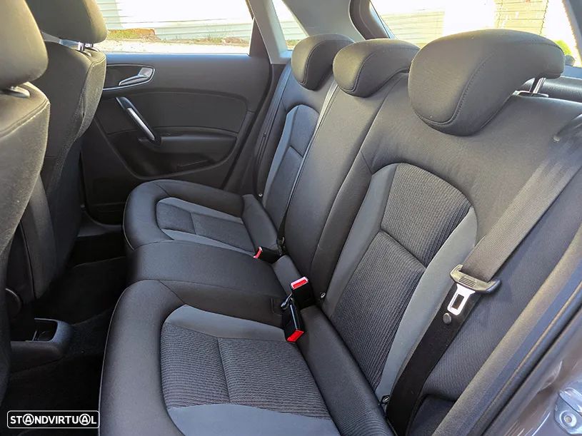 Audi A1 Sportback 1.0 TFSI Design - 12