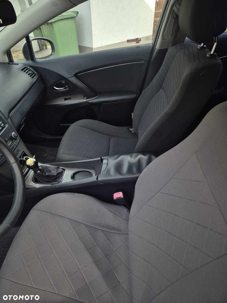 Toyota Avensis 2.0 D-4D Sol+NAVI - 6
