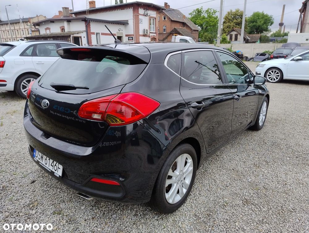 Kia Ceed - 8