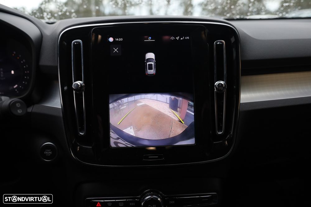 Volvo XC 40 2.0 B3 Plus Dark - 31