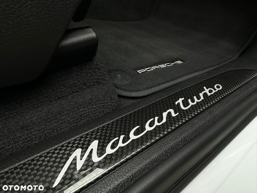 Porsche Macan Turbo PDK - 35