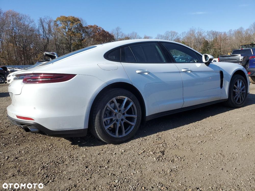 Porsche Panamera - 4