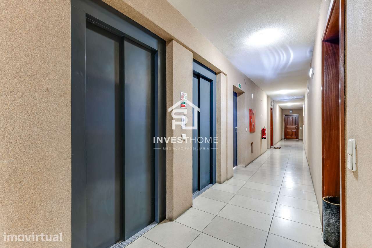 Apartamento T2 | Boas áreas | Varanda | 2 Lugares Garagem - Grande imagem: 3/39