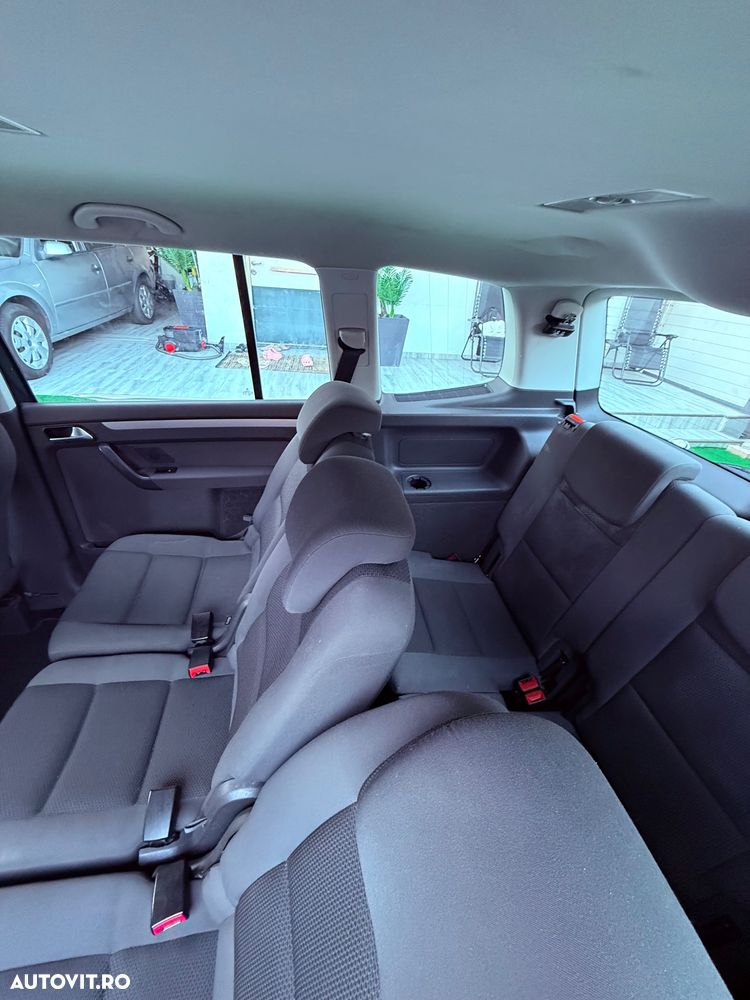 Volkswagen Touran - 6