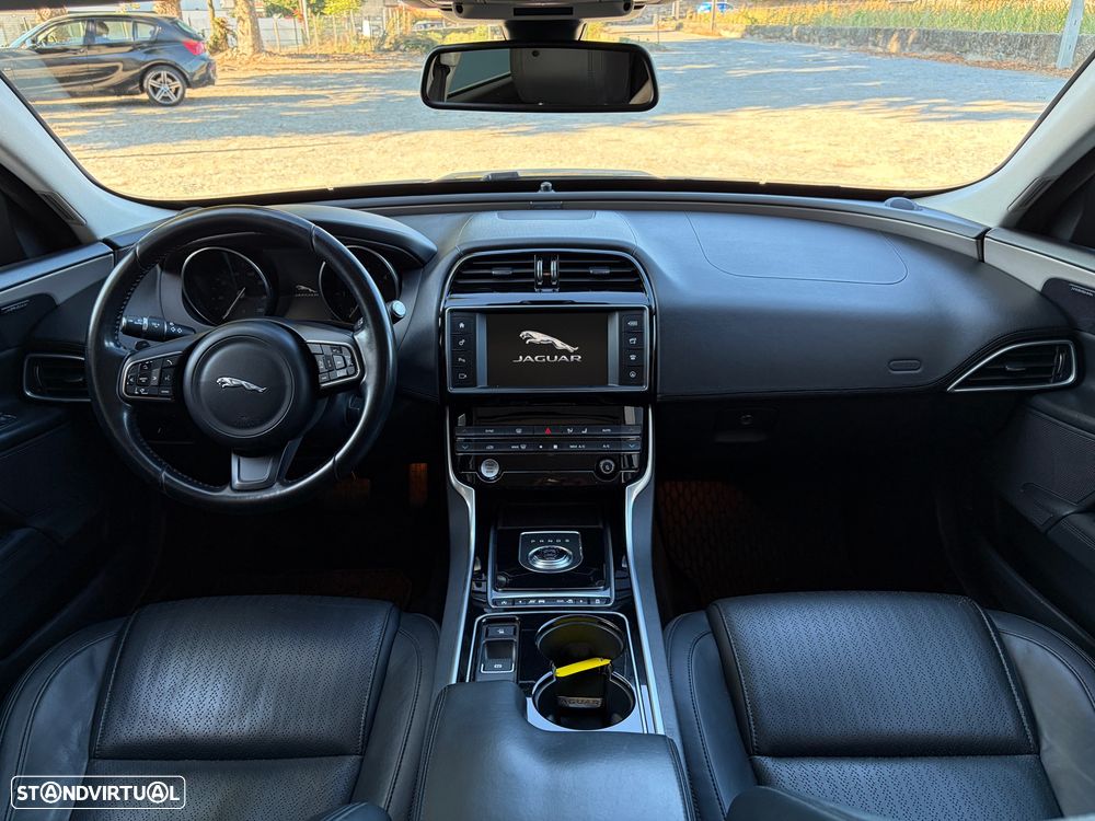 Jaguar XE 2.0 D Portfolio Aut. - 6