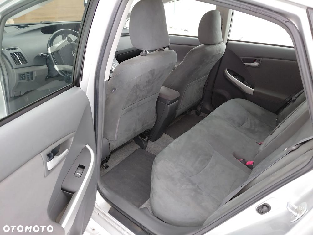 Toyota Prius 1.8 HSD Prestige - 16