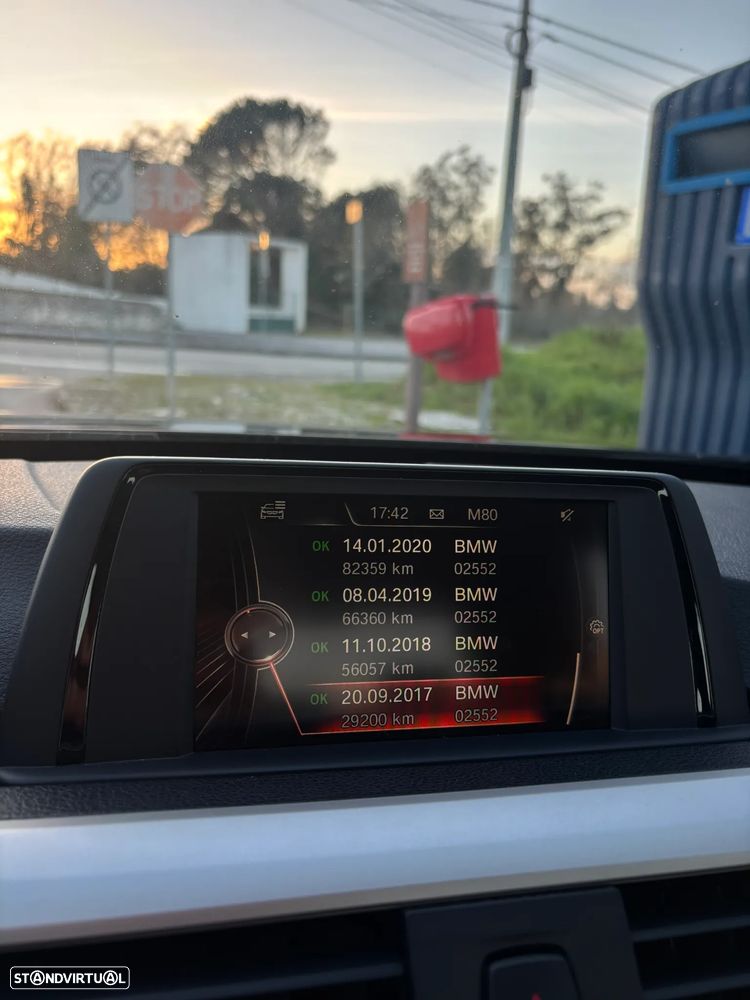 BMW 318 d Line Luxury - 24