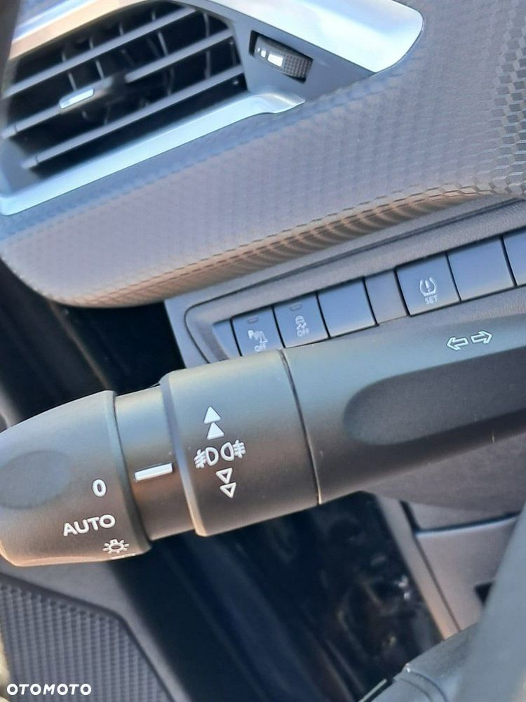 Peugeot 2008 - 21
