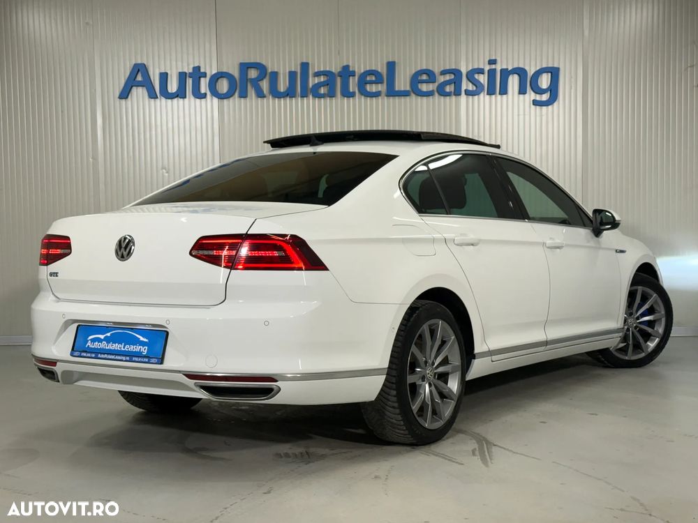 Volkswagen Passat - 4