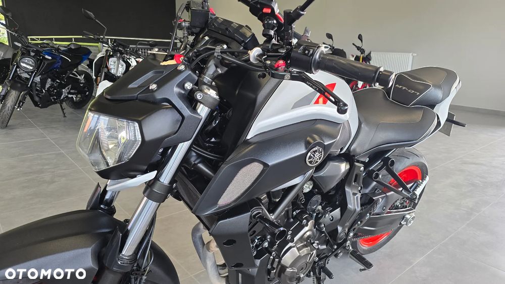Yamaha MT - 3