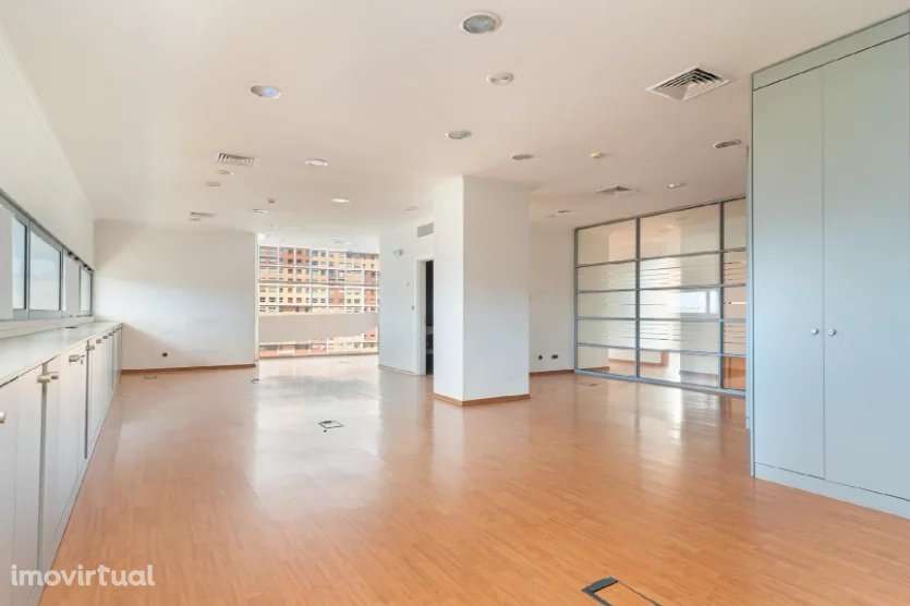 AMPLO ESCRITORIO COM ESTACIONAMENTOS - Grande imagem: 4/27