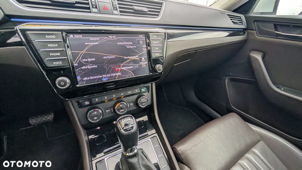 Skoda Superb 2.0 TDI DSG L&K - 11