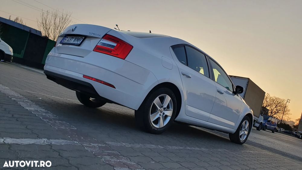 Skoda Octavia 1.6 TDI Style - 21