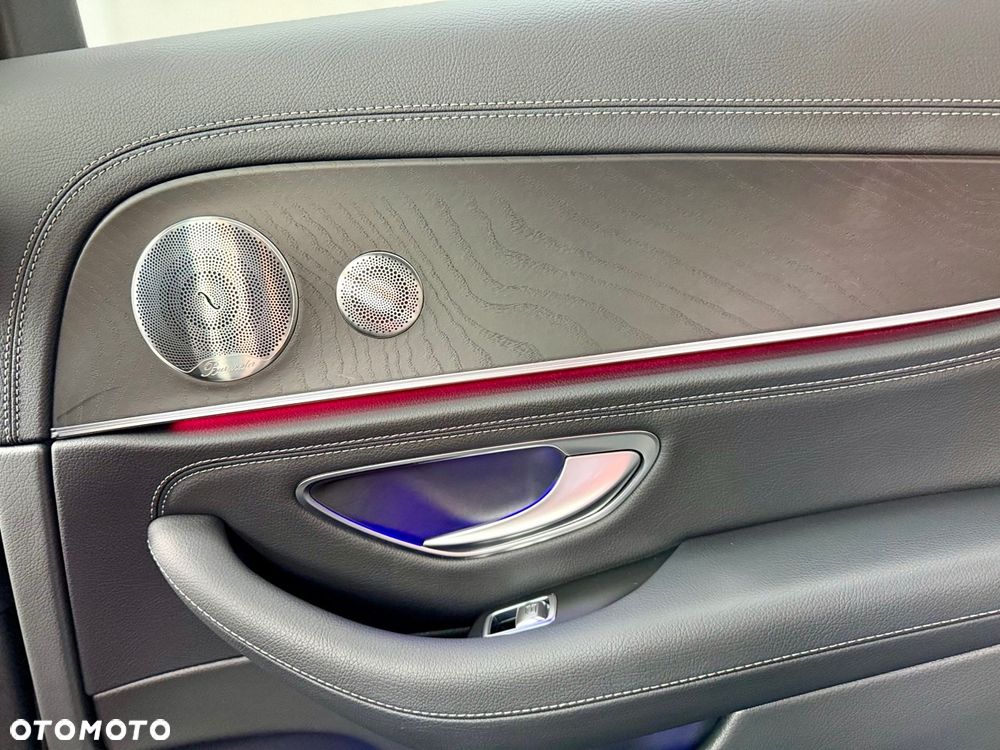 Mercedes-Benz Klasa E 220 d 4Matic 9G-TRONIC Exclusive - 35