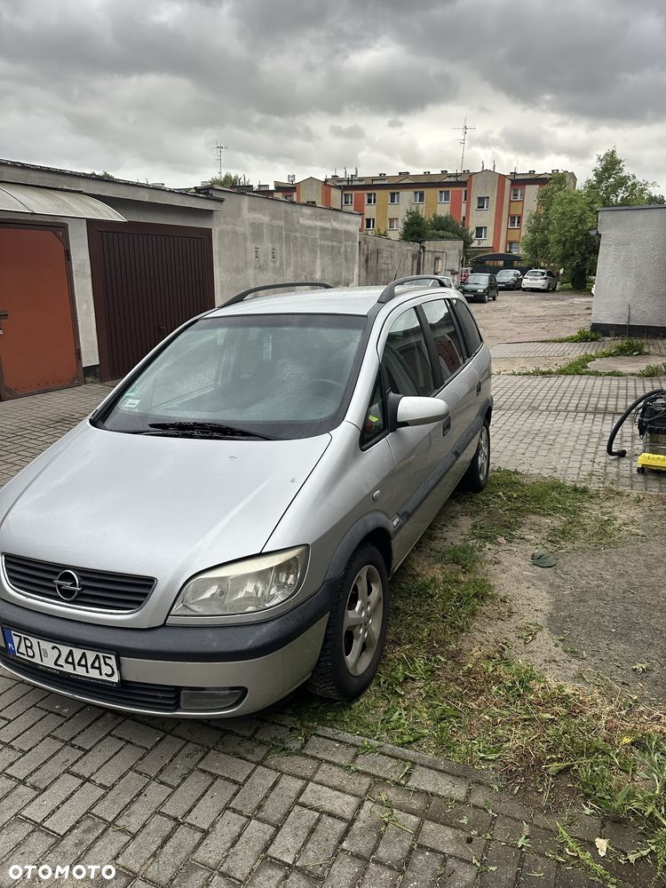 Opel Zafira - 2