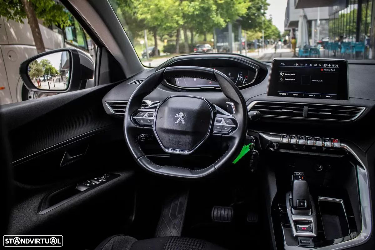 Peugeot 3008 1.2 PureTech Allure EAT8 - 33