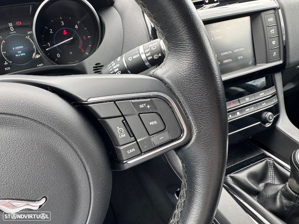 Jaguar F-Pace 2.0 i4D Pure - 17