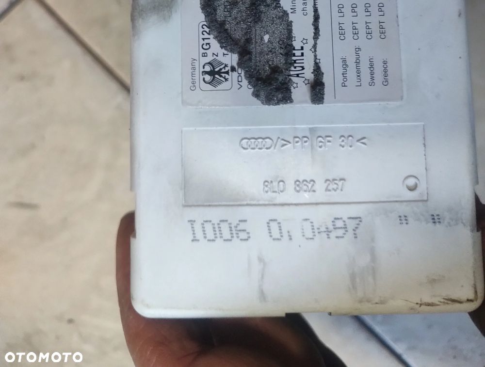 AUDI A3 8P POMPKA CENTRALNEGO ZAMKA 8L0862257 - 2