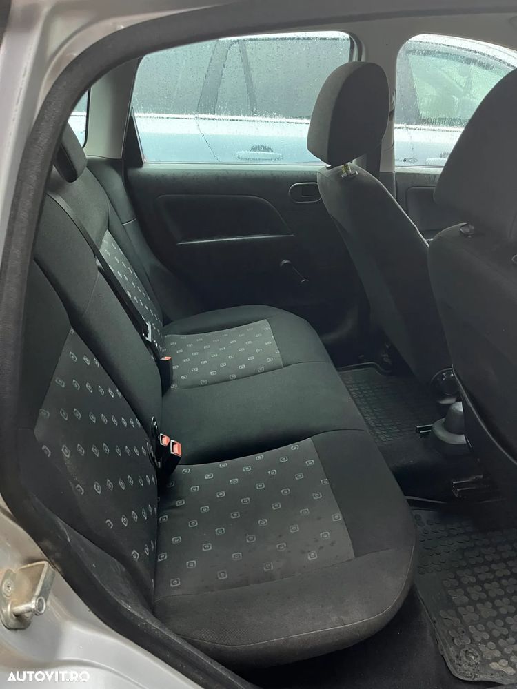 Ford Fiesta 1.3 - 11
