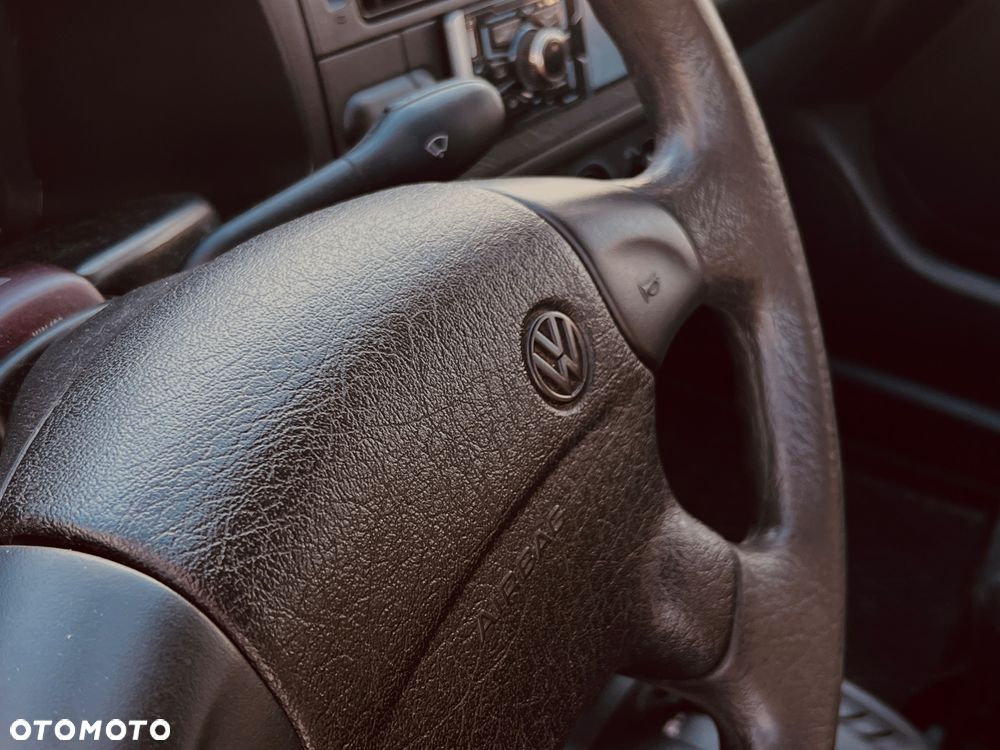 Volkswagen Golf - 11