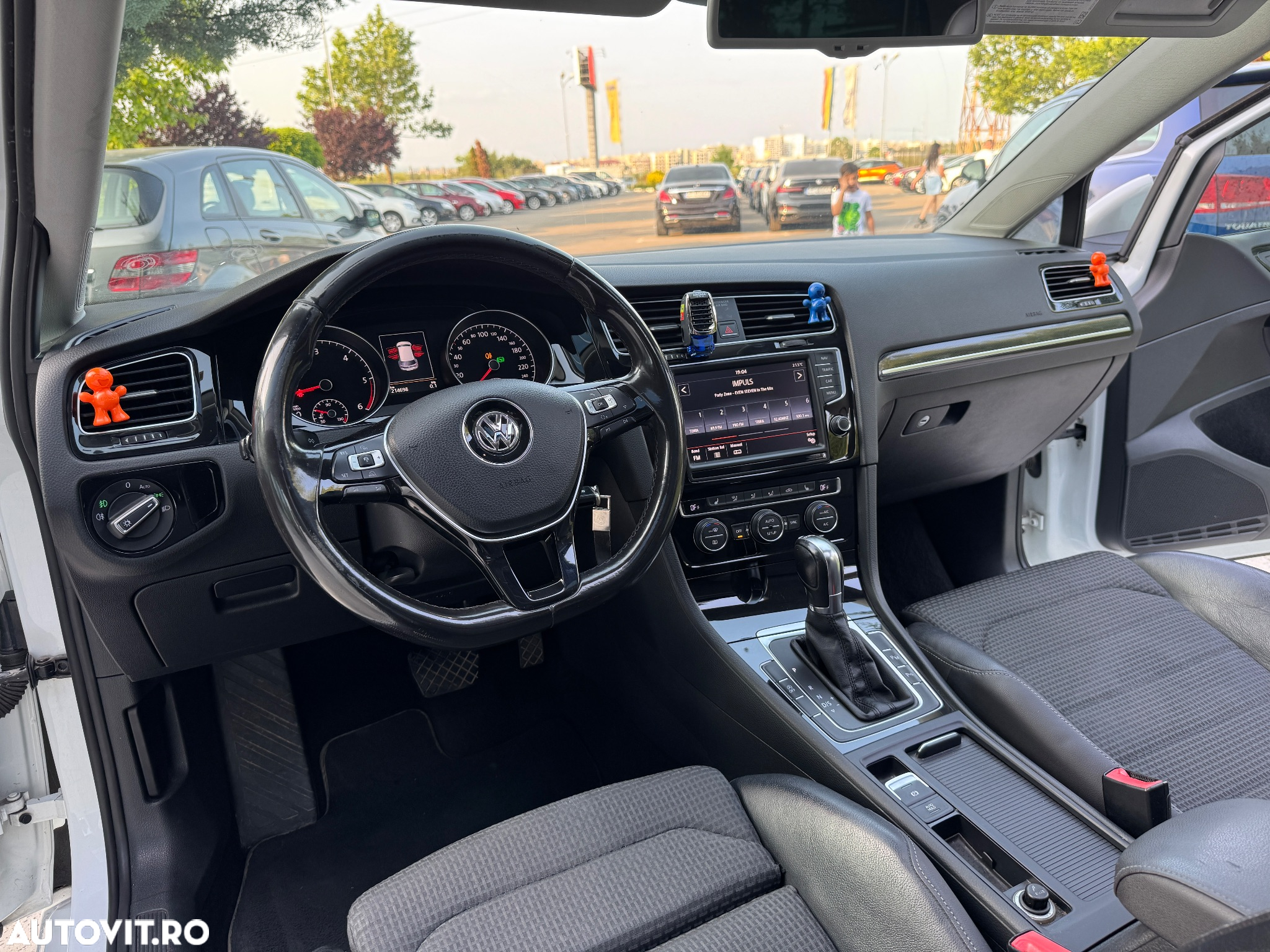 Volkswagen Golf 2.0 TDI SCR DSG Comfortline - 19