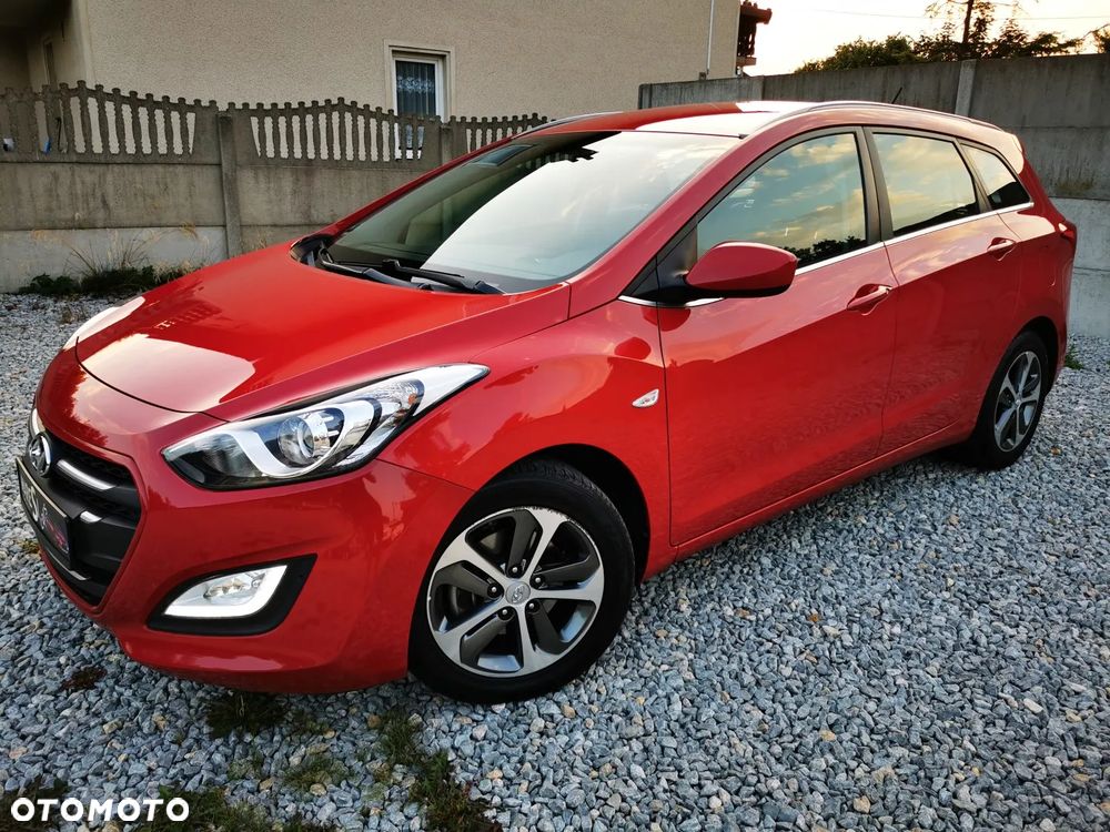 Hyundai i30 blue Kombi 1.6 GDi YES Gold - 3