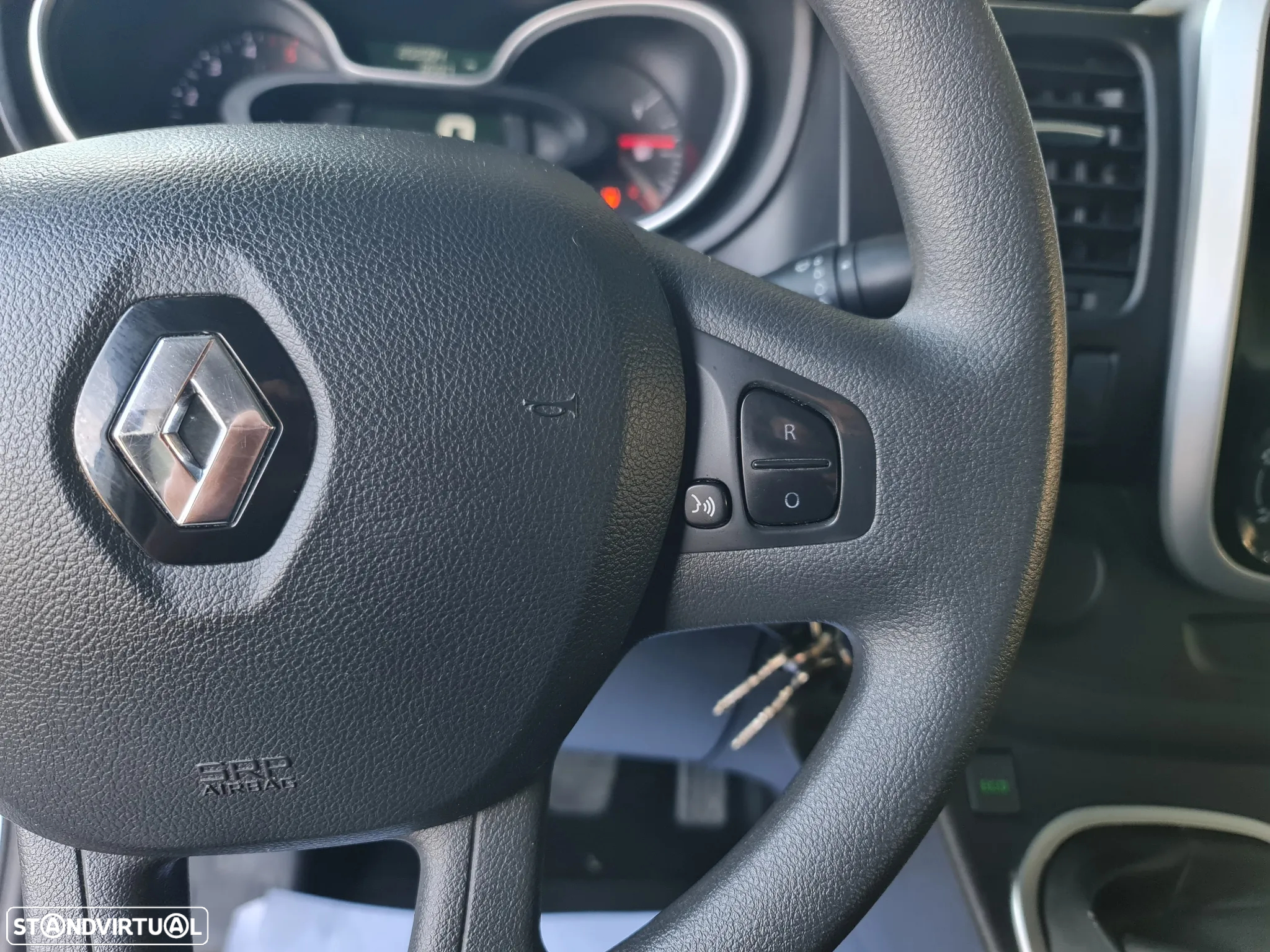 Renault TRAFIC 2.0 Dci 120CV * GPS/ AC/ IVA DEDUTÍVEL * - 27