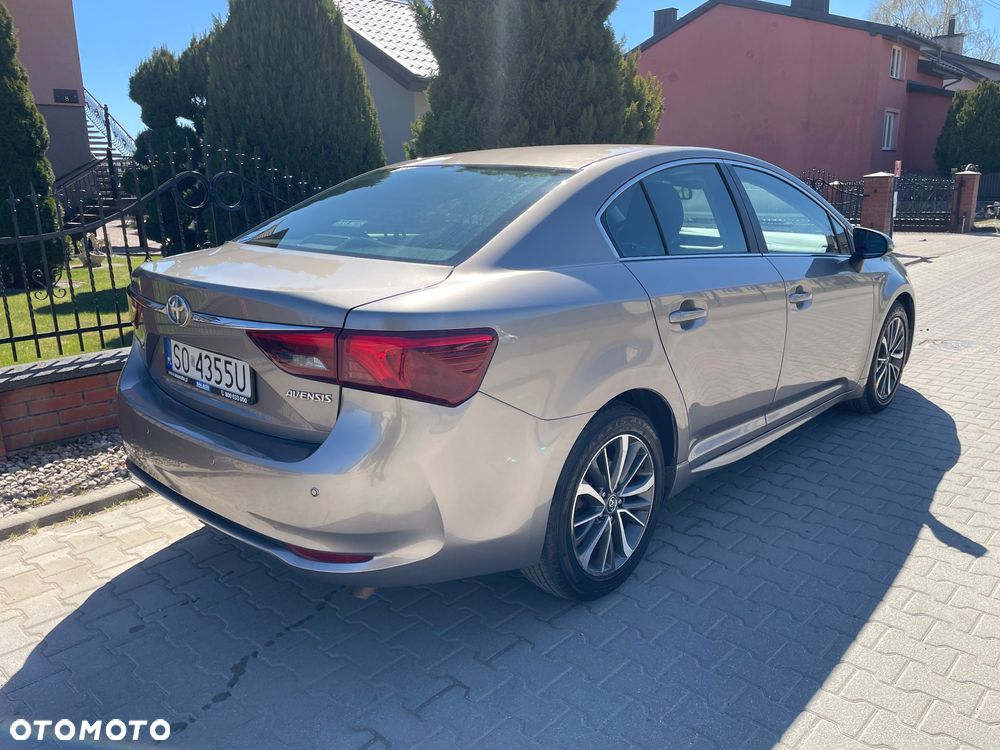 Toyota Avensis - 11