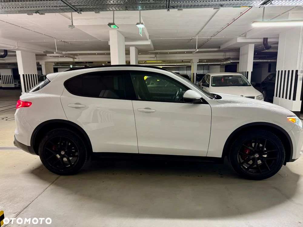 Alfa Romeo Stelvio - 6