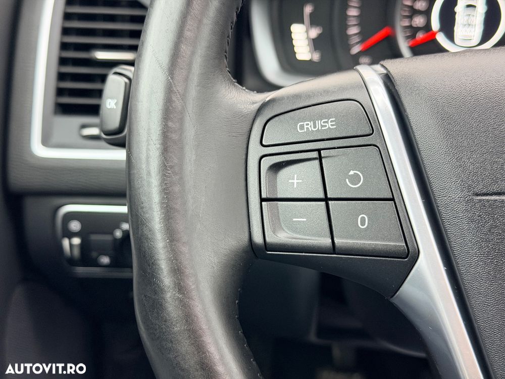 Volvo XC 60 D3 Start-Stop Kinetic - 32