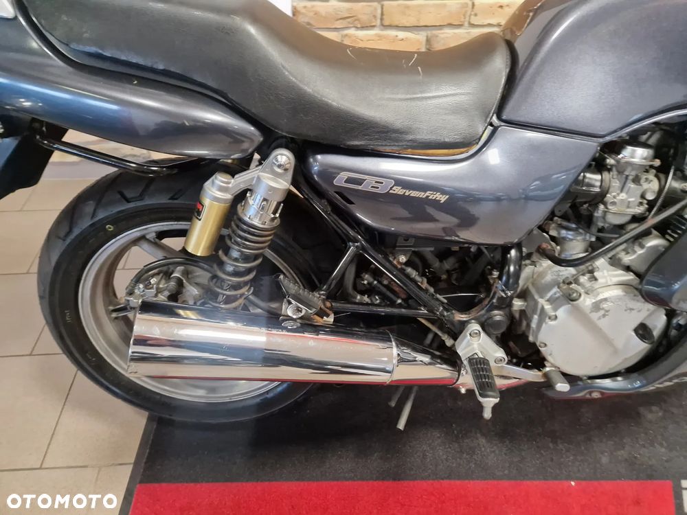 Honda CB - 22