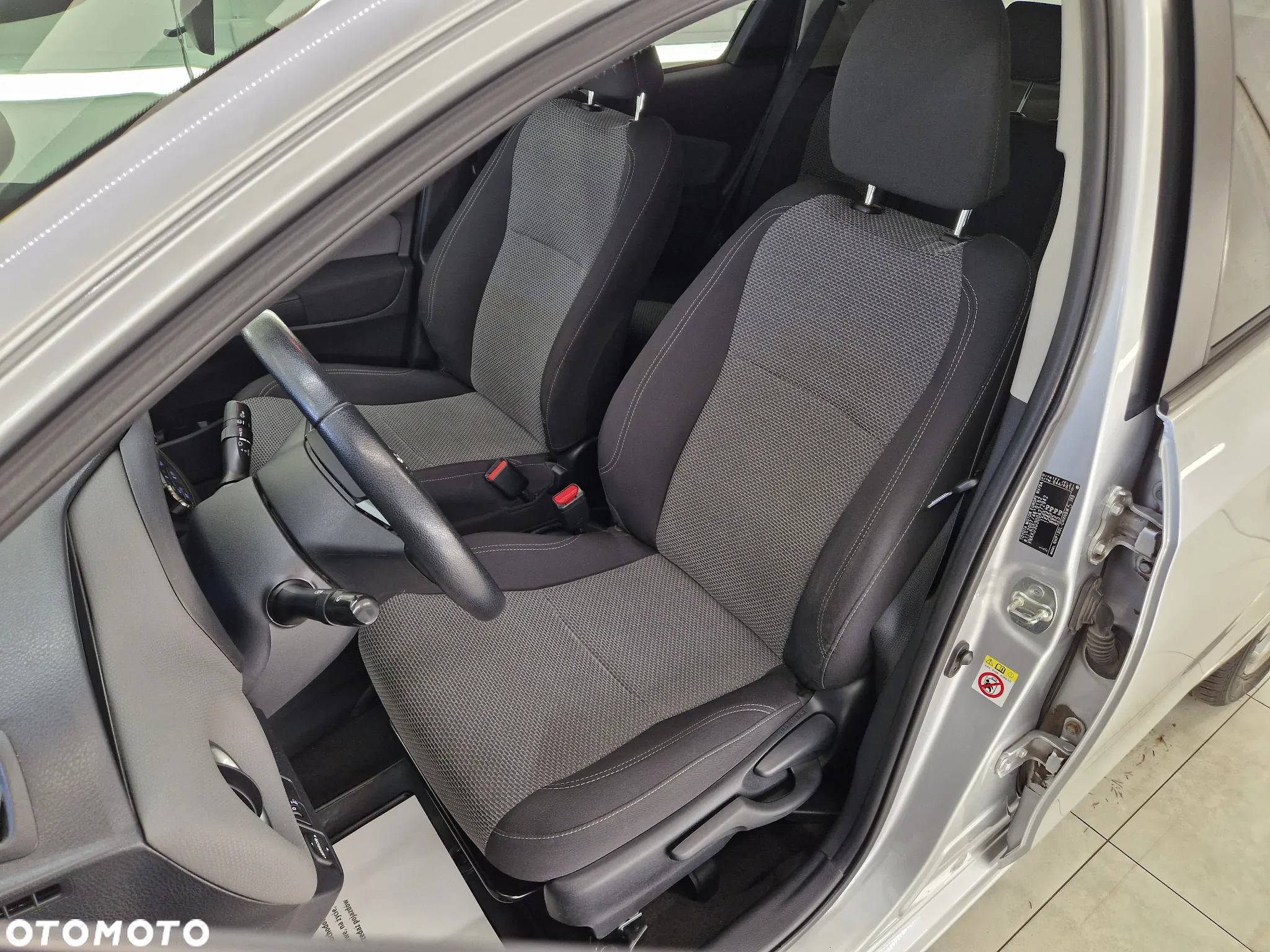 Toyota Yaris Hybrid 1.5 VVT-i Comfort - 19