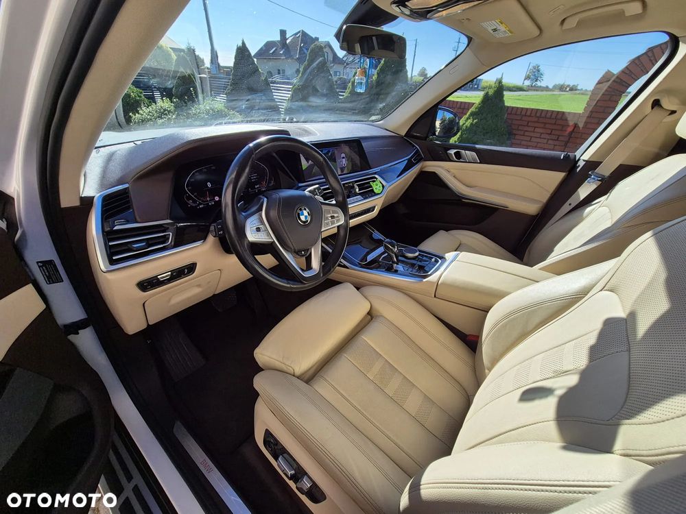 BMW X7 xDrive40i - 9