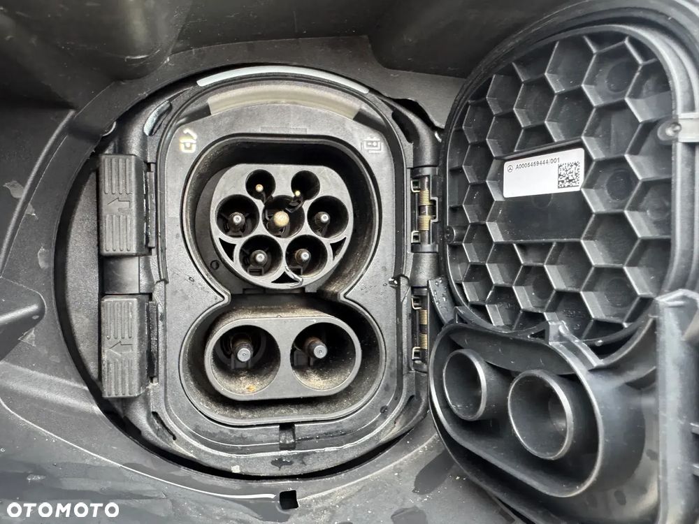 Mercedes-Benz VITO EXTRA LONG XXL E-VITO - 31