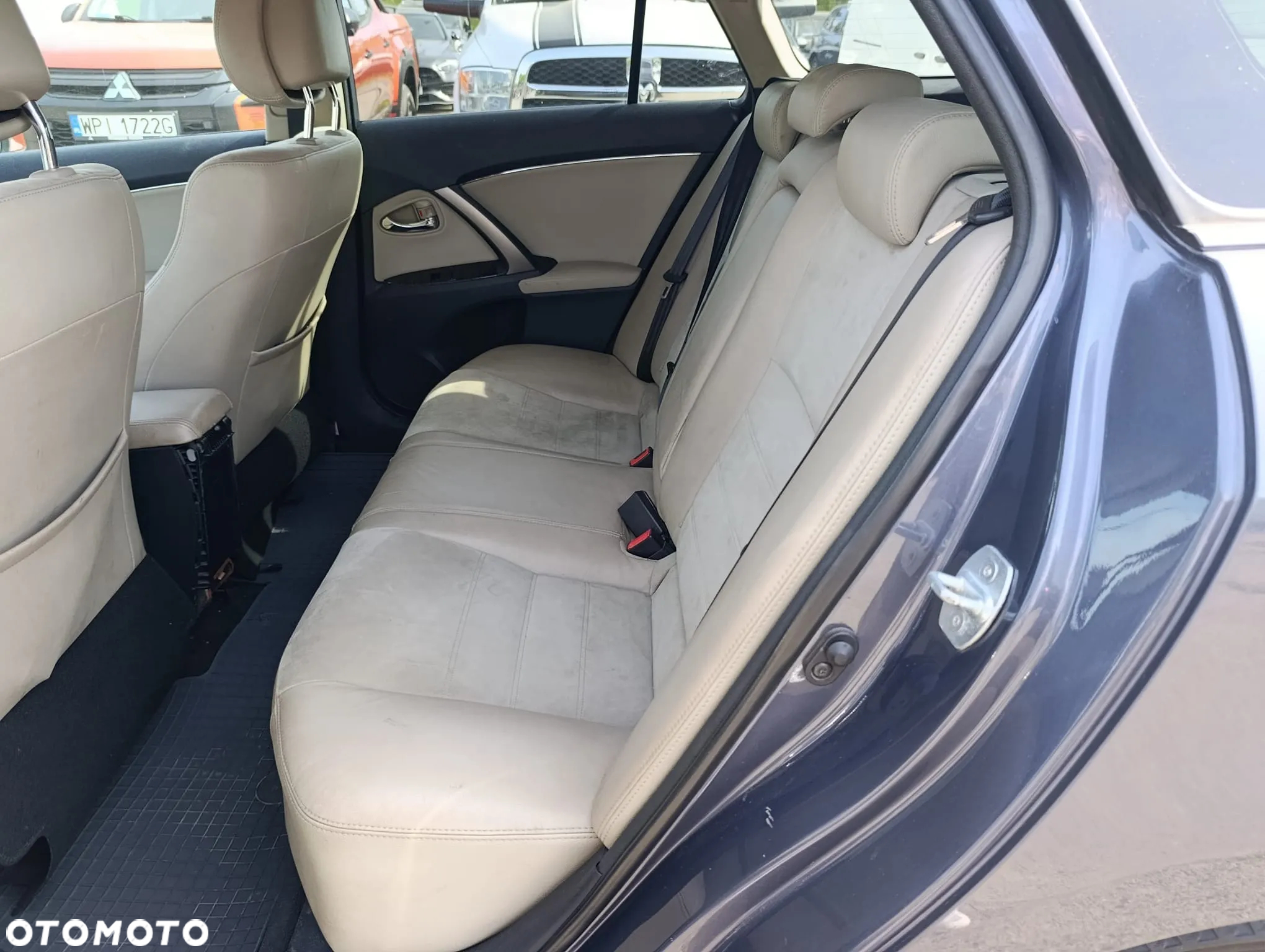 Toyota Avensis 2.2 D-4D Prestige - 8