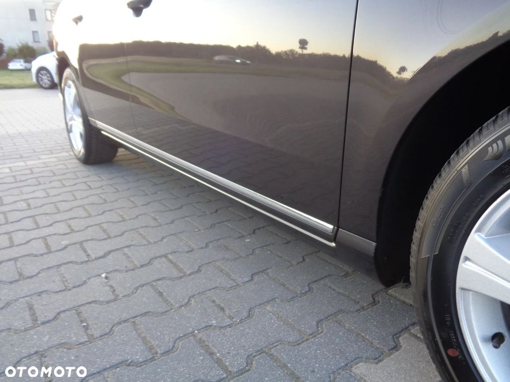 Volkswagen Passat 2.0 TDI DPF Highline - 39