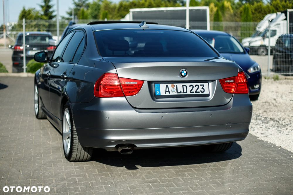 BMW Seria 3 318i Edition Sport - 10
