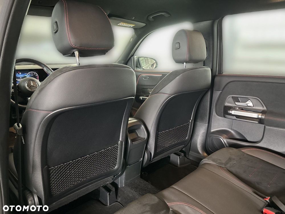 Mercedes-Benz GLB - 24