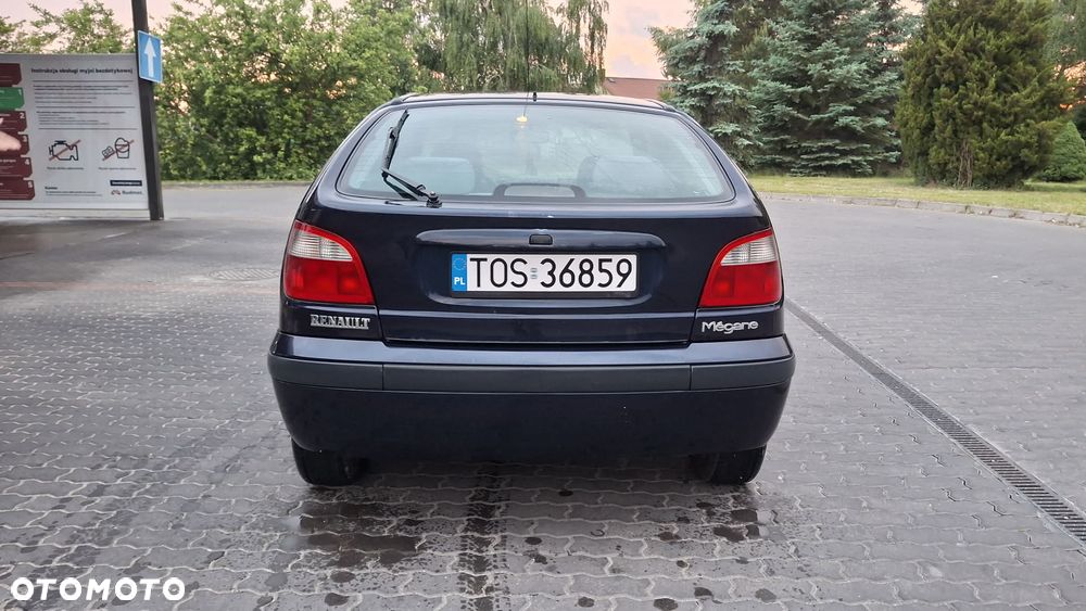 Renault Megane 1.6 - 8