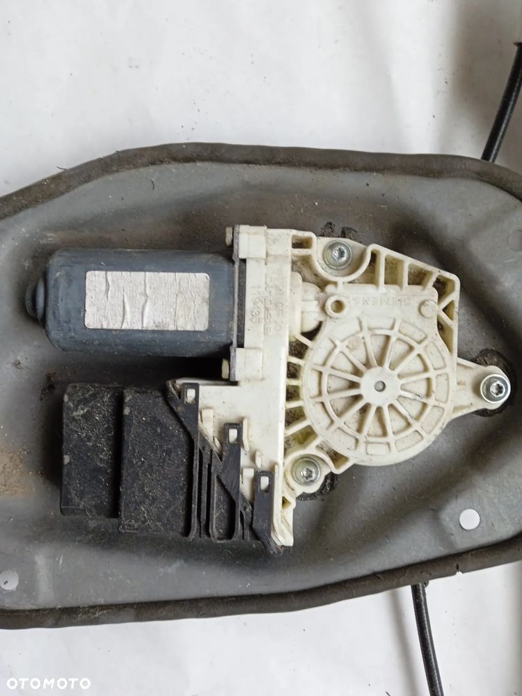 PODNOŚNIK LEWY TYŁ VOLKSWAGEN GOLF V 1K4839461A 994847104 - 4
