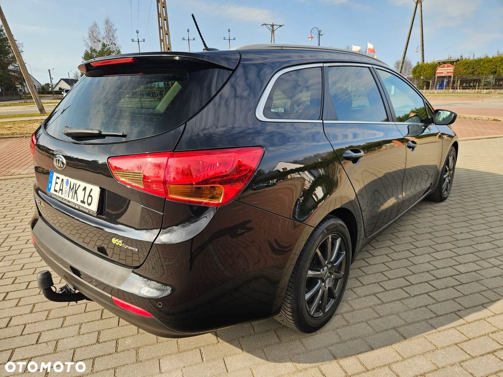 Kia Ceed 1.6 CRDi 136 ISG Platinum Edition - 6