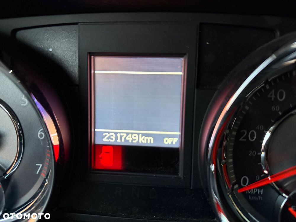 Chrysler Town & Country 3.6 Limited - 13
